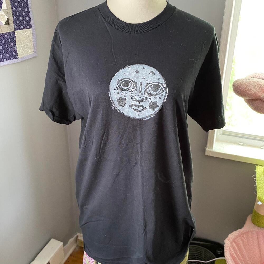 Full moon tee